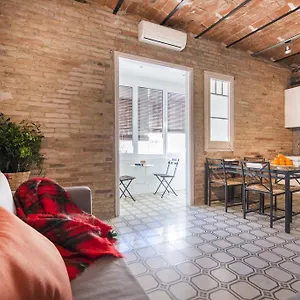 Apartment Happy People Gaudi Sant Pau, Barcelona