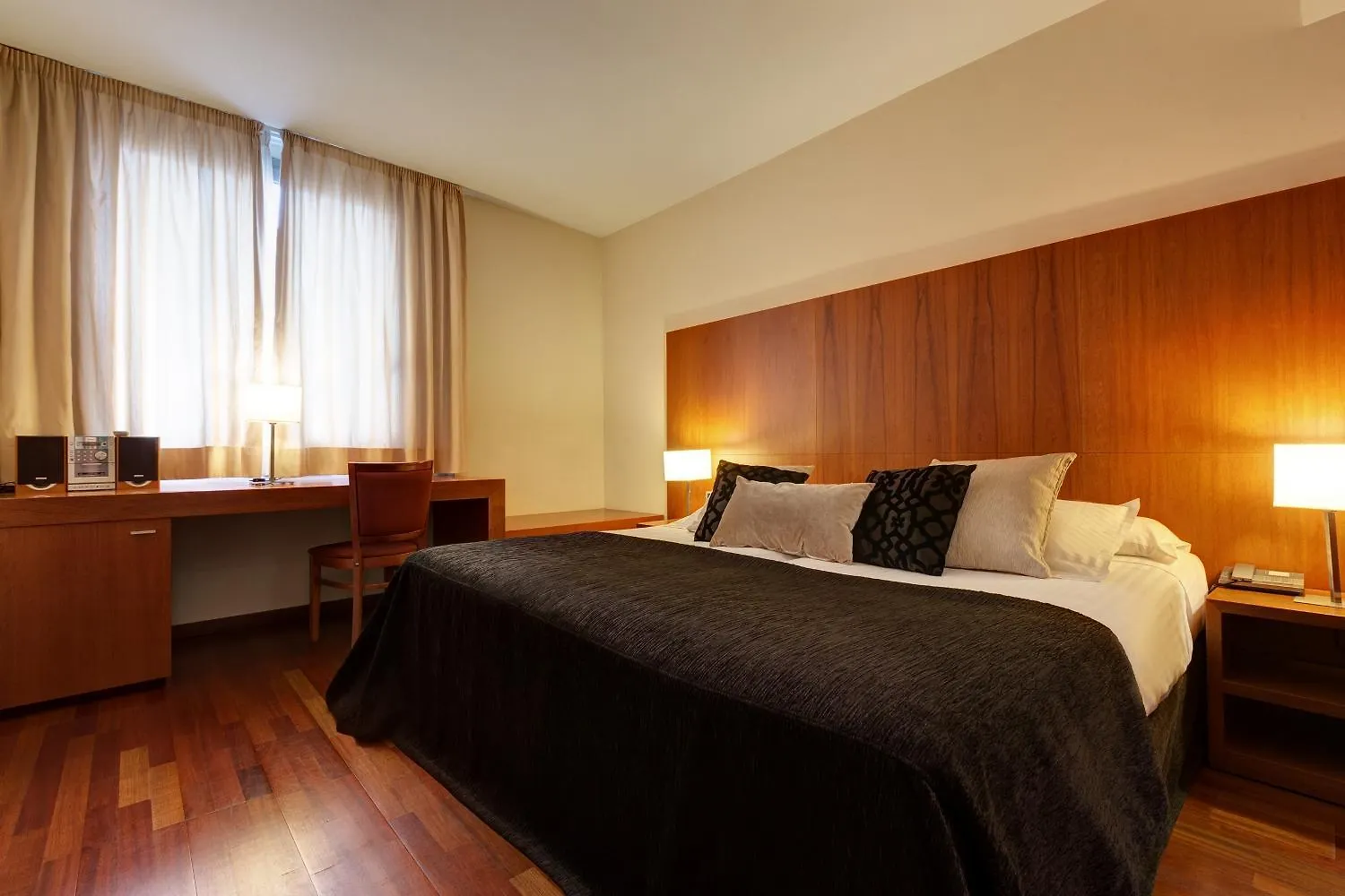 **** Hotel Acevi Villarroel Barcelona Spain